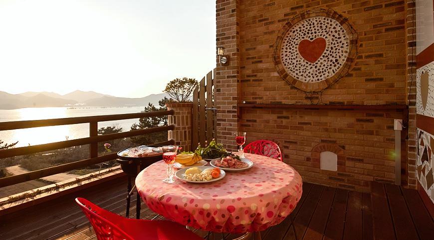 Gung Pension Namhae Exterior photo